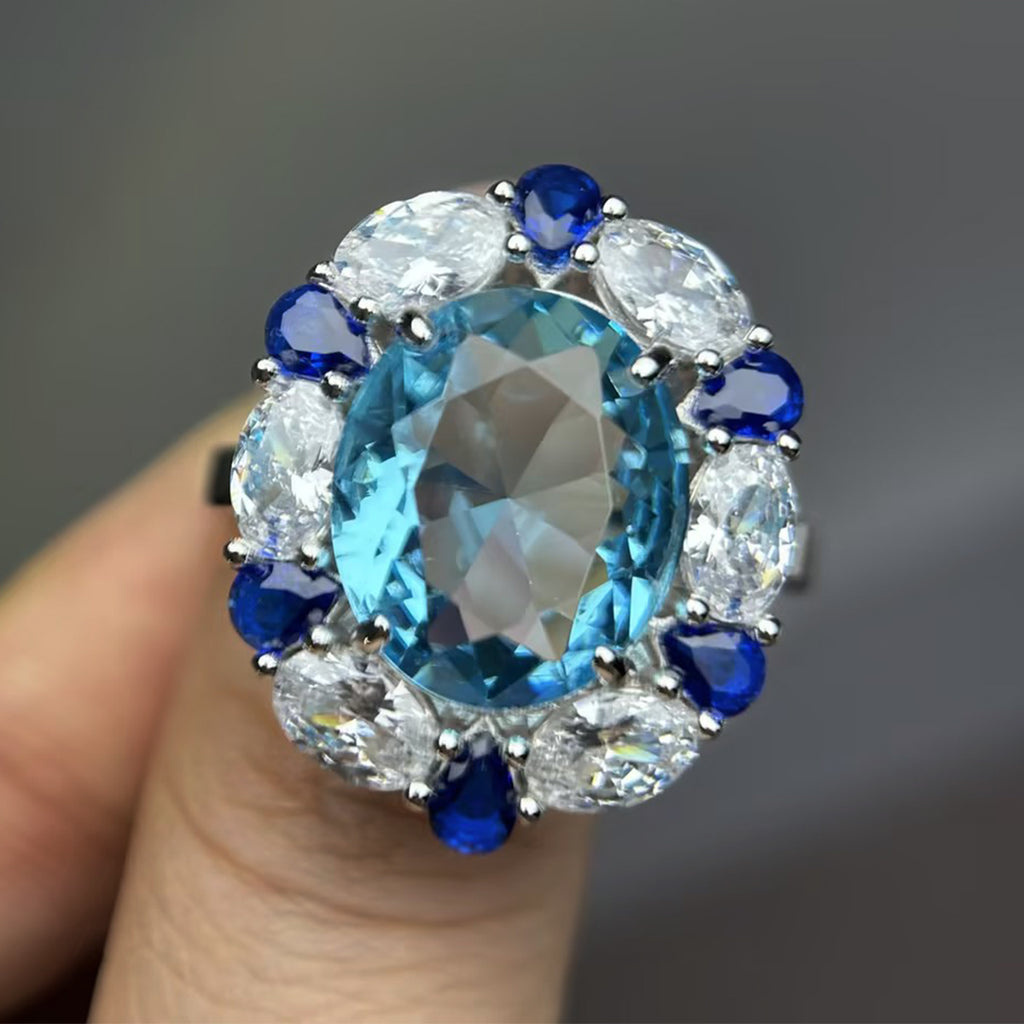 4 Carats Aquamarine Ring